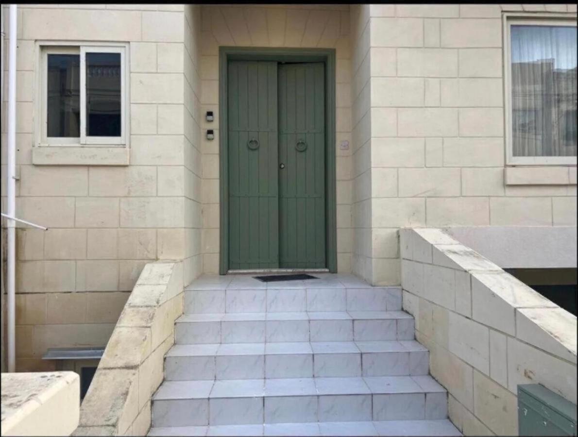 Pembroke St Julians Luxury, Comfort, Location Exterior photo